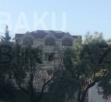 7 Room House / Villa for Sale in Baku