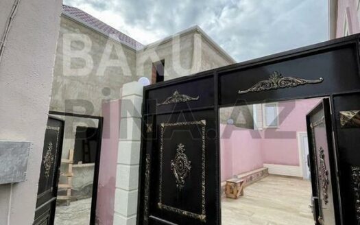5 Room House / Villa for Sale in Baku