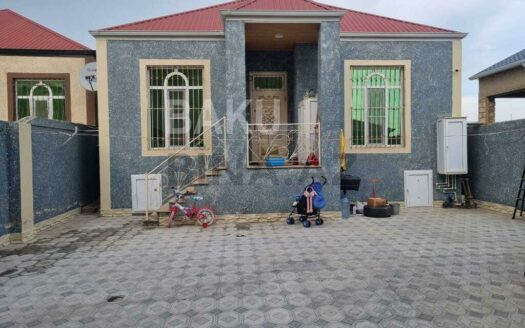 4 Room House / Villa for Sale in Baku