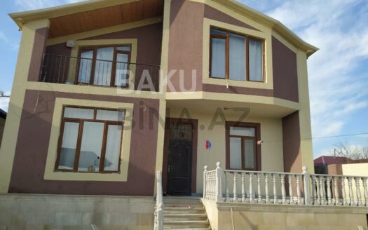 5 Room House / Villa for Sale in Baku