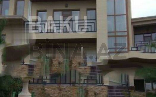5 Room House / Villa for Sale in Baku