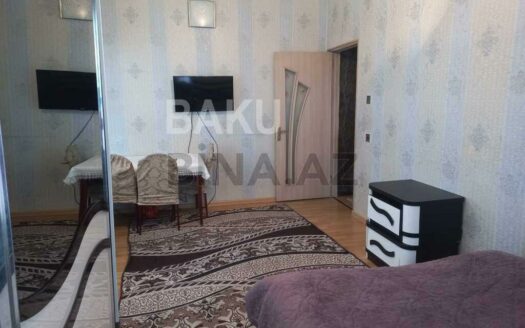 2 Rooms Old Apartment for Sale in Baku