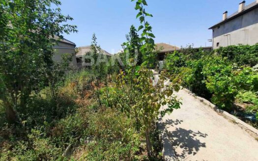 4 Room House / Villa for Sale in Baku