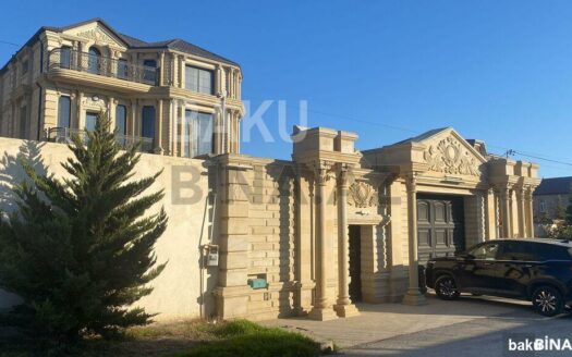 6 Room House / Villa for Sale in Baku