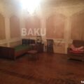 5-Room Old Apartment for Sale in Baku