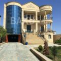 9 Room House / Villa for Sale in Baku