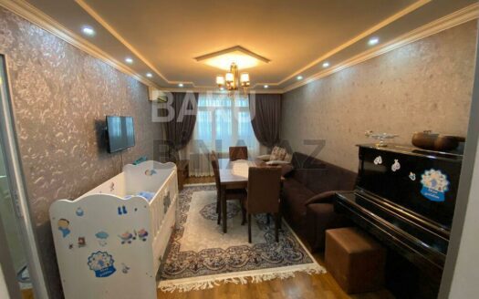 3 Room Old Apartment for Sale in Ganja