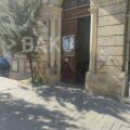 3 Room Old Apartment for Sale in Baku