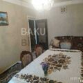 4 Room Old Apartment for Sale in Baku