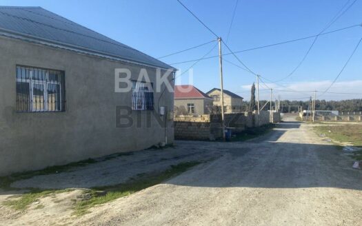 4 Room House / Villa for Sale in Baku