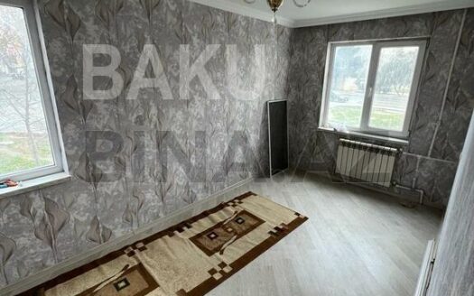 3 Room Old Apartment for Sale in Baku