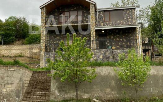 4 Room House / Villa for Sale in Guba