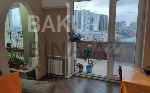 2 Rooms Old Apartment for Sale in Baku
