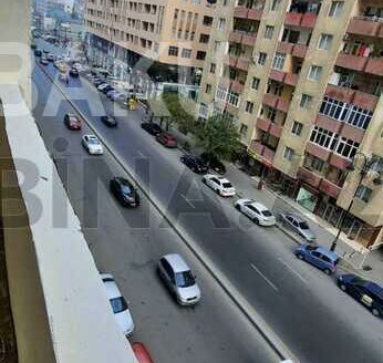 4 Room Old Apartment for Sale in Khirdalan