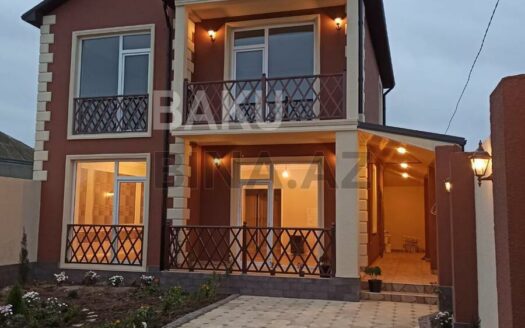 4 Room House / Villa for Sale in Baku