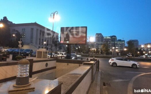 2 Rooms Old Apartment for Sale in Baku