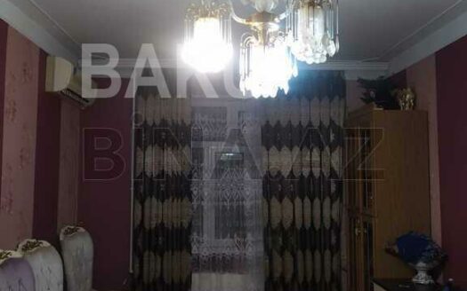 3 Room Old Apartment for Sale in Baku