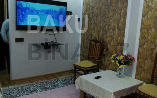 2 Rooms Old Apartment for Sale in Baku
