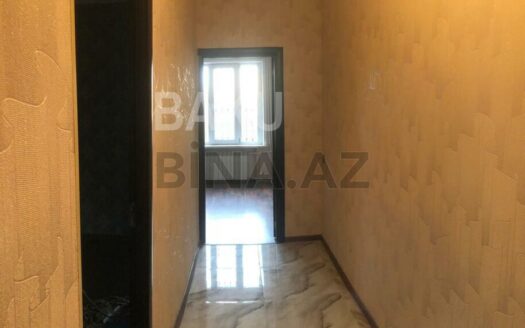 3 Room Old Apartment for Sale in Baku
