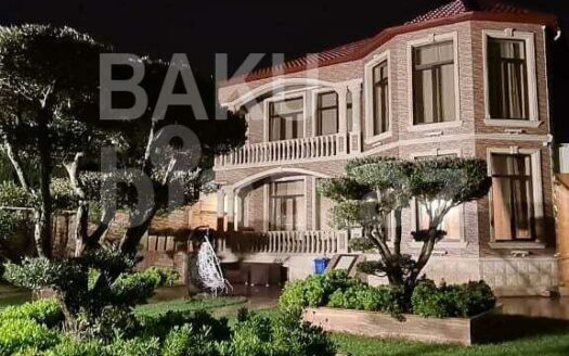 5 Room House / Villa for Sale in Baku