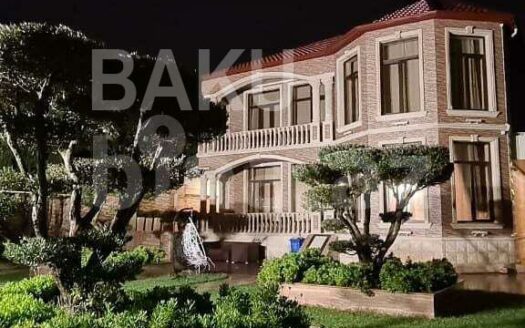 5 Room House / Villa for Sale in Baku