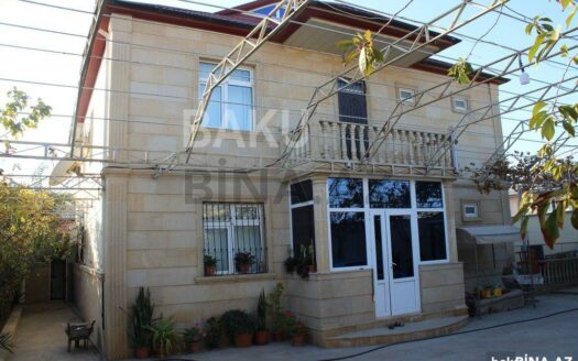 7 Room House / Villa for Sale in Baku