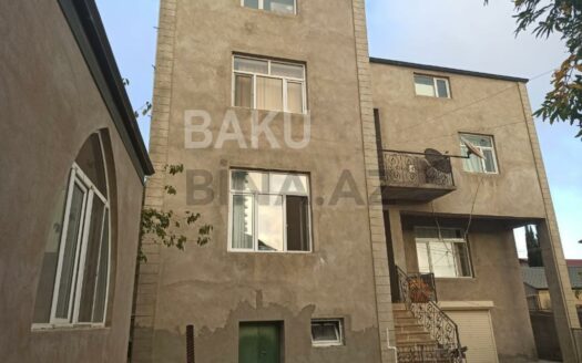 6 Room House / Villa for Sale in Baku
