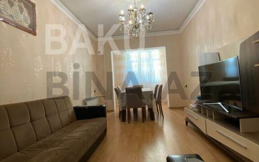 3 Room Old Apartment for Sale in Baku
