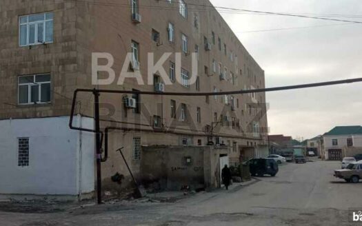 3 Room Old Apartment for Sale in Baku
