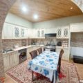 9 Room House / Villa for Sale in Guba