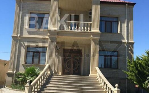 6 Room House / Villa for Sale in Baku