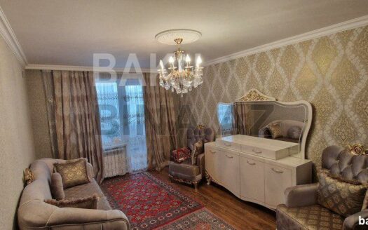 4 Room Old Apartment for Sale in Baku