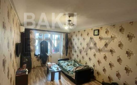 1 Room Old Apartment for Sale in Baku