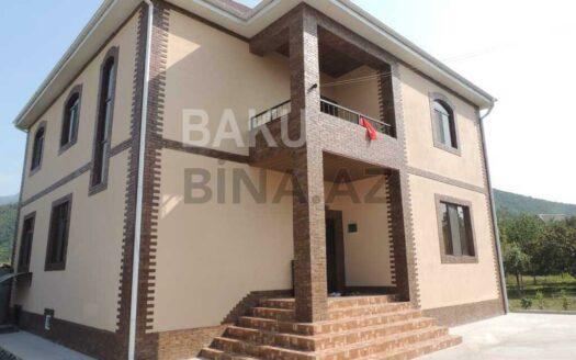 6 Room House / Villa for Sale in Gakh