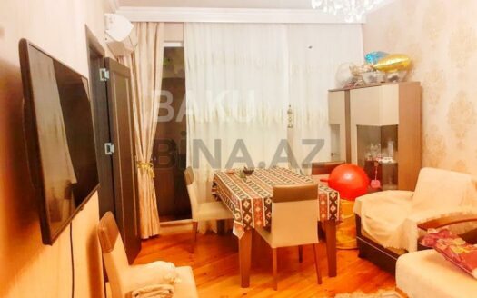 2 Rooms Old Apartment for Sale in Baku