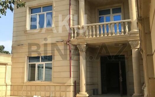 7 Room House / Villa for Sale in Baku