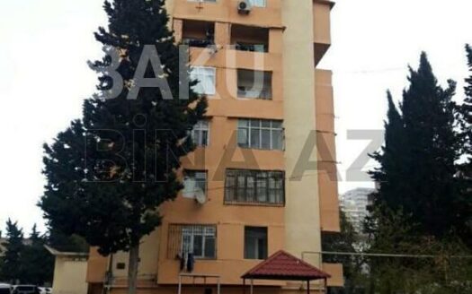 2 Rooms Old Apartment for Sale in Baku