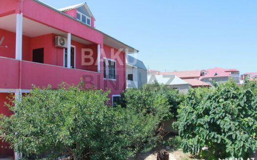4 Room House / Villa for Sale in Baku