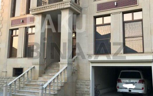 8 Room House / Villa for Sale in Baku