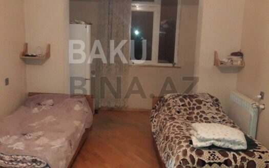 2 Rooms Old Apartment for Sale in Baku