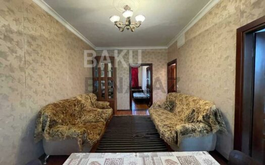 2 Rooms Old Apartment for Sale in Baku
