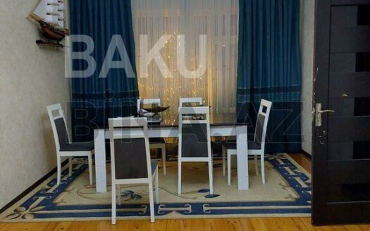 4 Room House / Villa for Sale in Baku