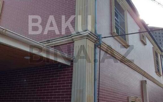 5 Room House / Villa for Sale in Baku