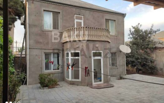 5 Room House / Villa for Sale in Baku