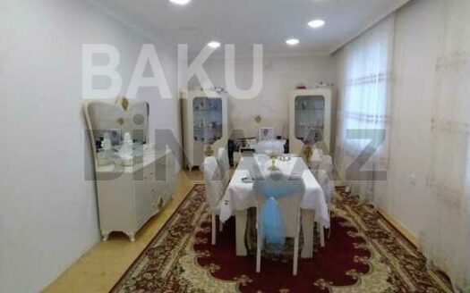 8 Room House / Villa for Sale in Baku