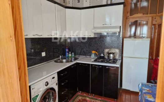 3 Room Old Apartment for Sale in Mingachevir