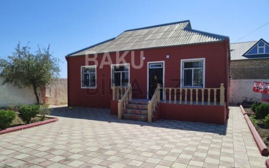 4 Room House / Villa for Sale in Baku