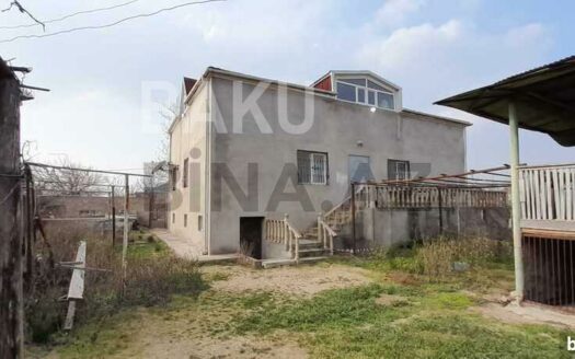 4 Room House / Villa for Sale in Baku