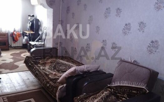 2 Rooms Old Apartment for Sale in Baku