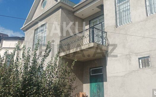 6 Room House / Villa for Sale in Baku